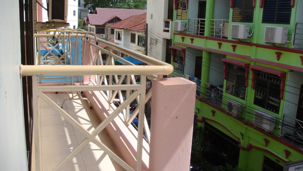 Candy House Patong Eksteriør billede